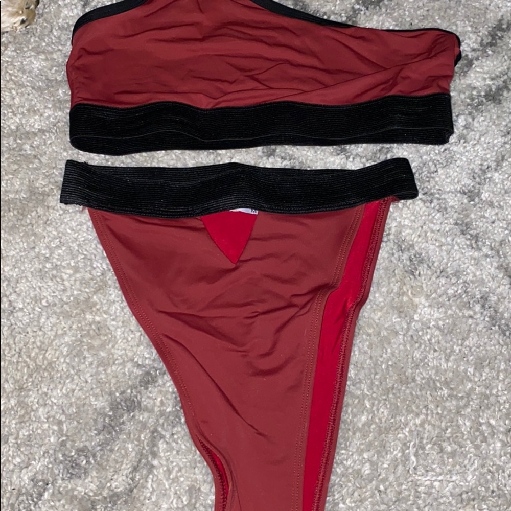 Bikini - Picture 5 of 5